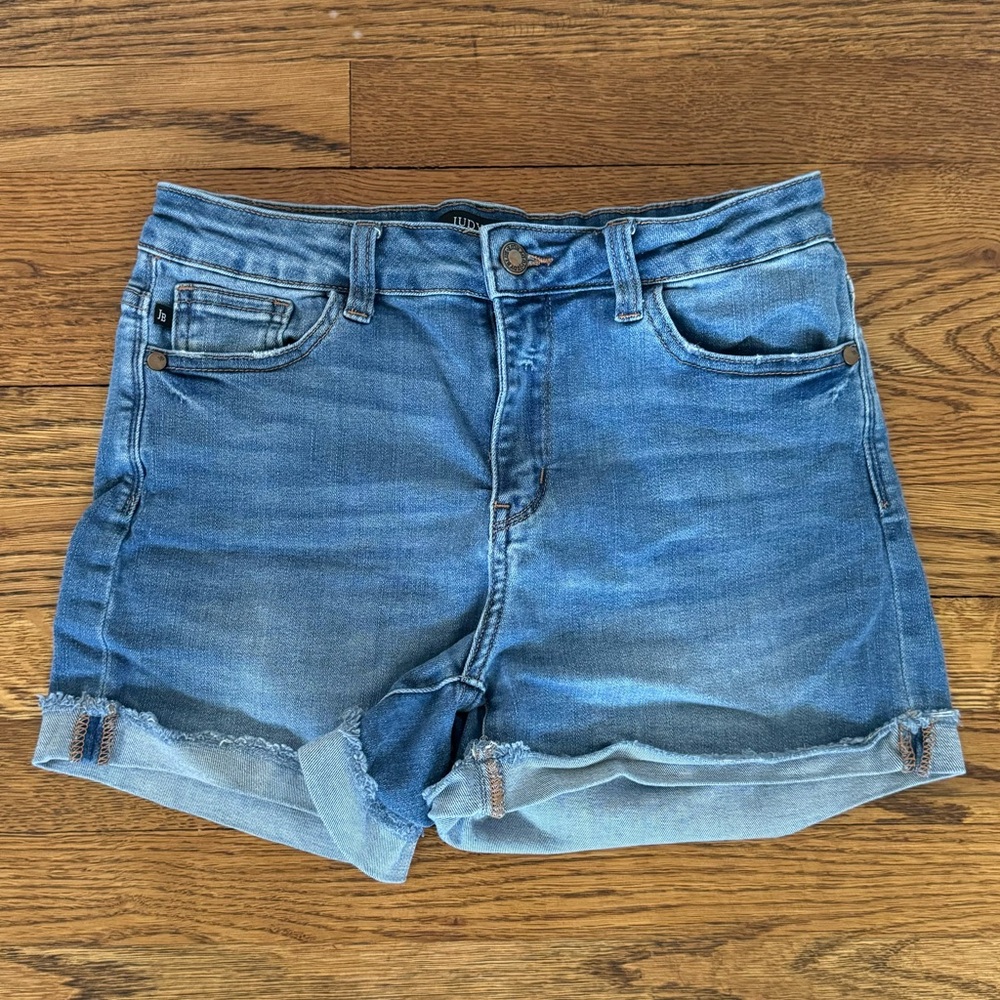 Judy Blue shorts, size M